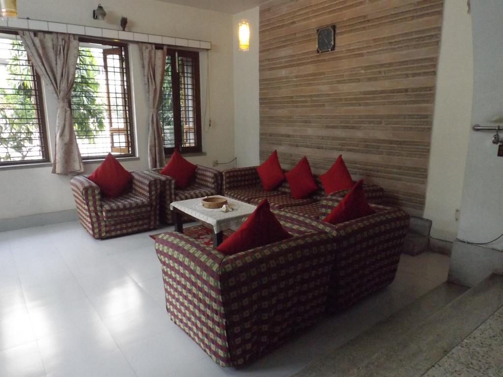 Hôtel Aakash Ganga Holidays à Calcutta Extérieur photo